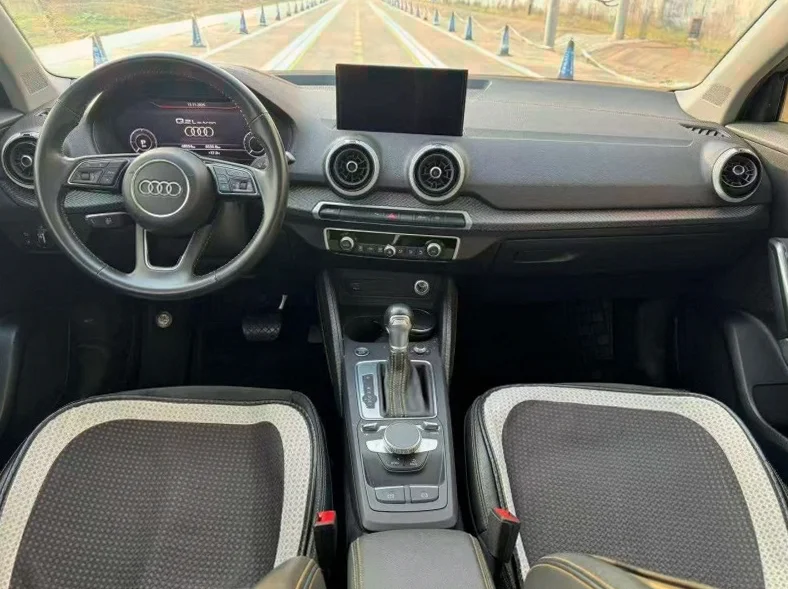 奥迪Q2 后面外观三