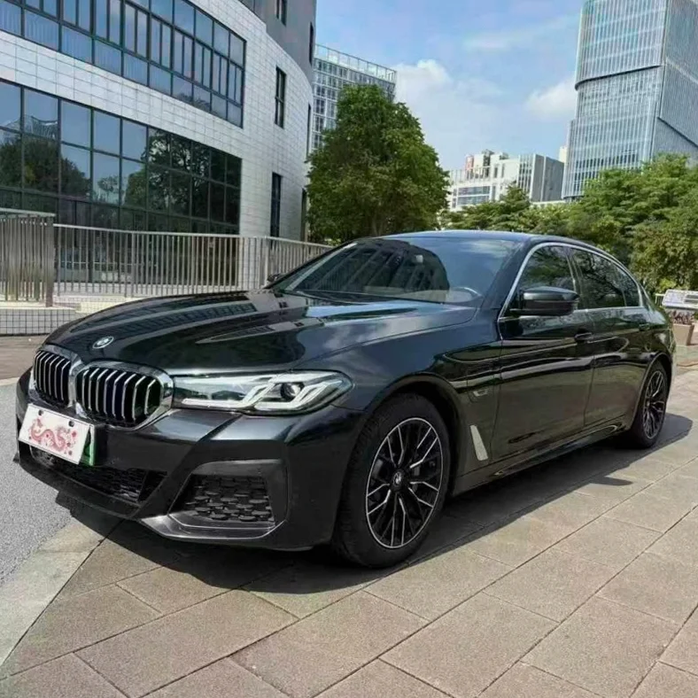 宝马5系 正面外观三