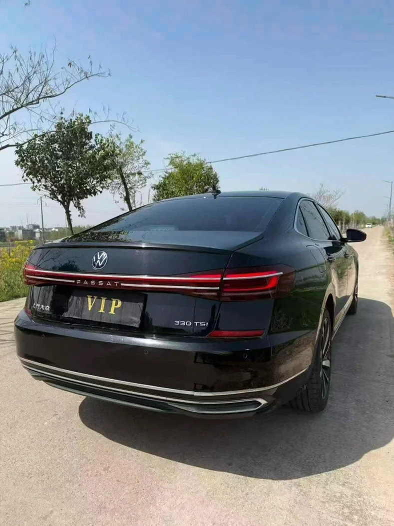 大众帕萨特 内饰后排