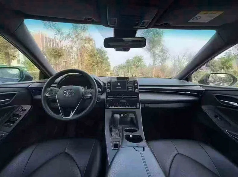 丰田亚洲龙 后面外观一