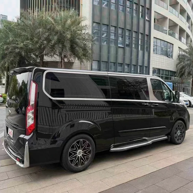 福特途睿欧 内饰前排