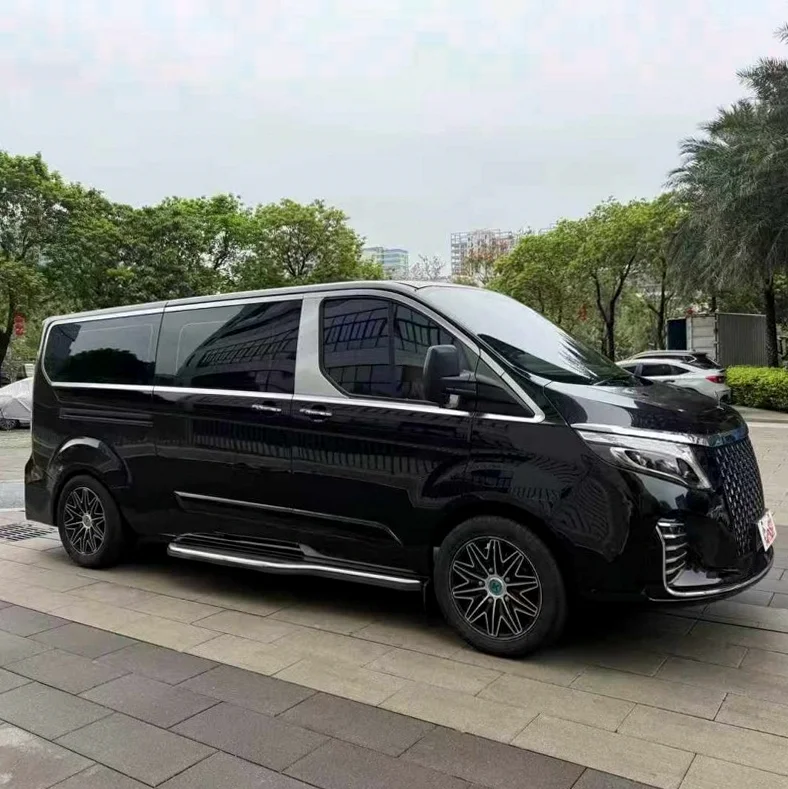 福特途睿欧 正面外观二