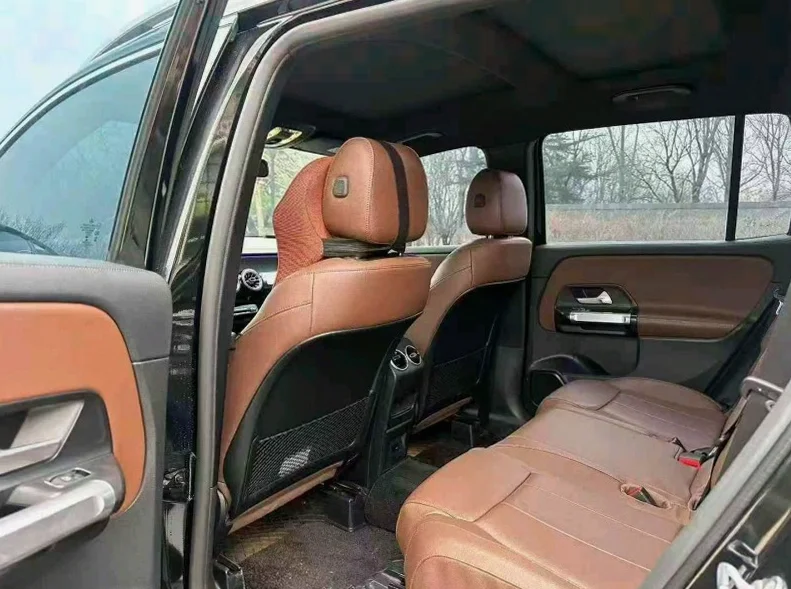 奔驰GLB 后面外观二