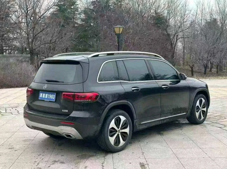 奔驰GLB 内饰后排