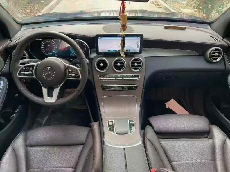 奔驰GLE 后面外观一