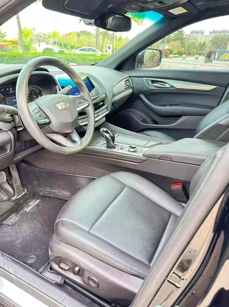 凯迪拉克CT5 后面外观三