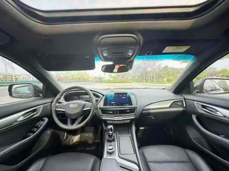 凯迪拉克CT5 后面外观二