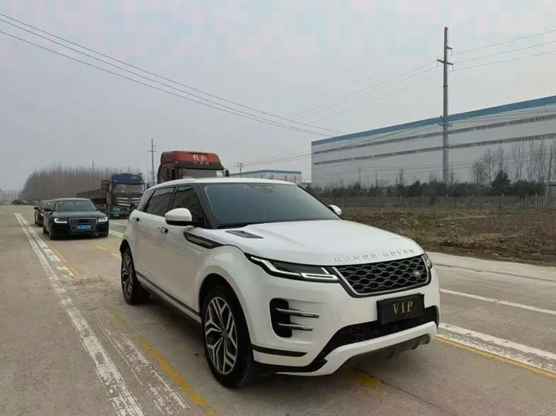 路虎极光 正面外观三