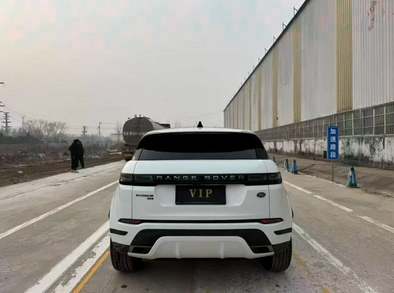 路虎极光 驾驶室