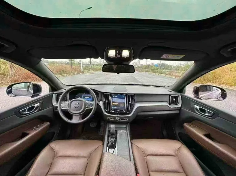 沃尔沃XC60 后面外观一