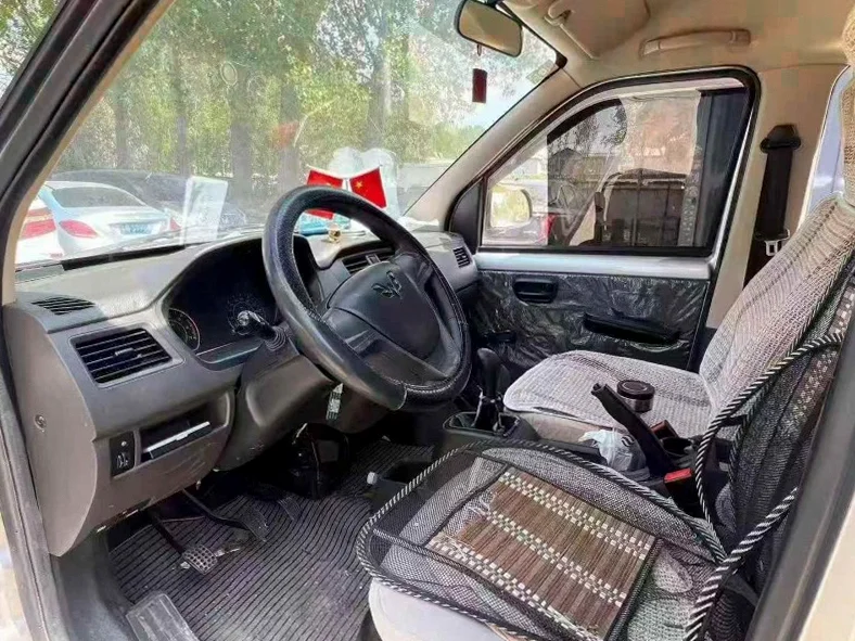 五菱汽车荣光 后面外观三