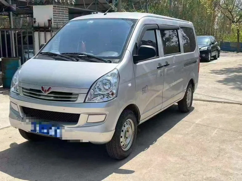 五菱汽车荣光 正面外观二