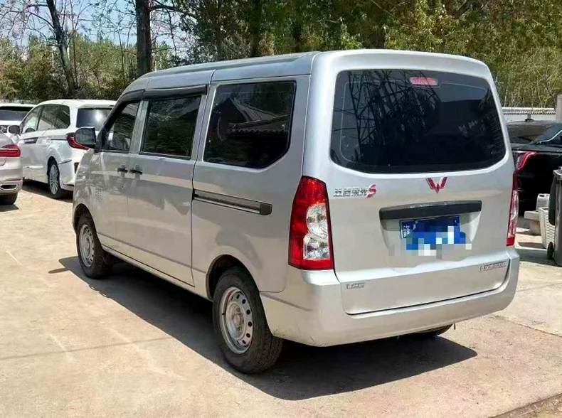 五菱汽车荣光 内饰后排