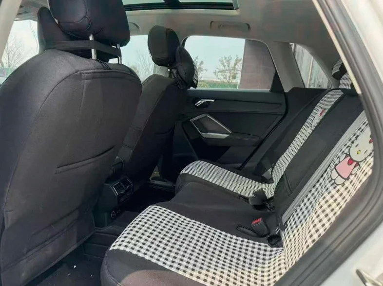 奥迪Q3 后面外观一