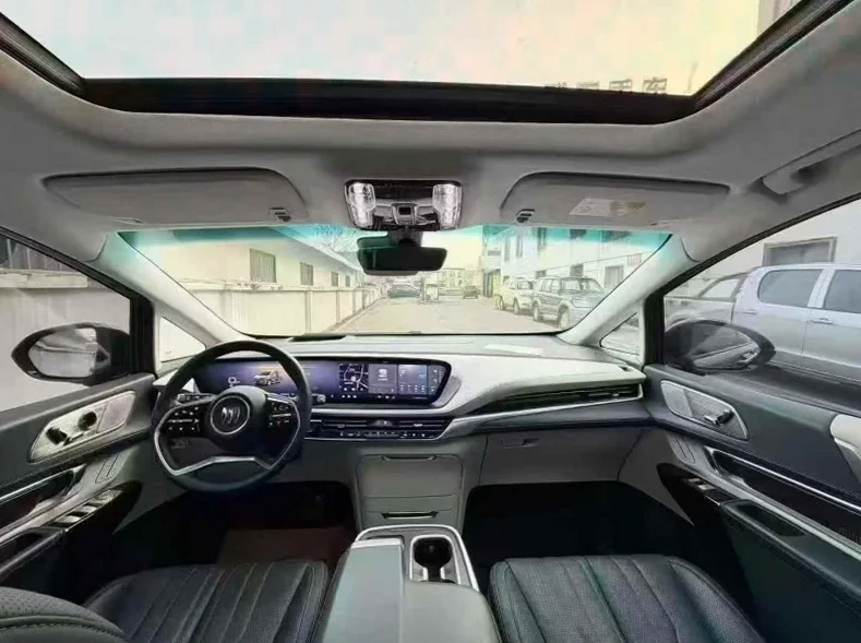 别克新世纪 正面外观三