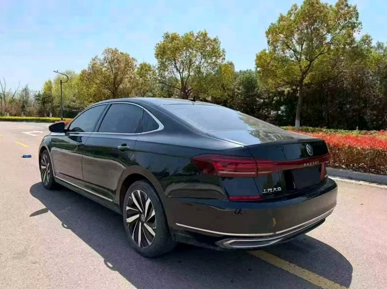 大众帕萨特 内饰后排