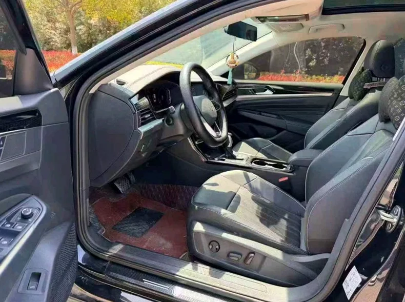 大众帕萨特 内饰前排