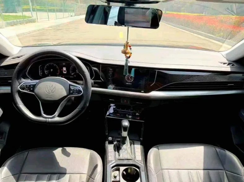 大众帕萨特 后面外观一