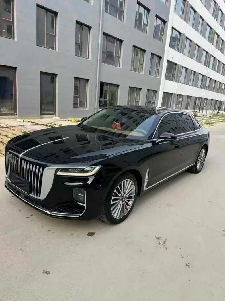 红旗H9 正面外观三