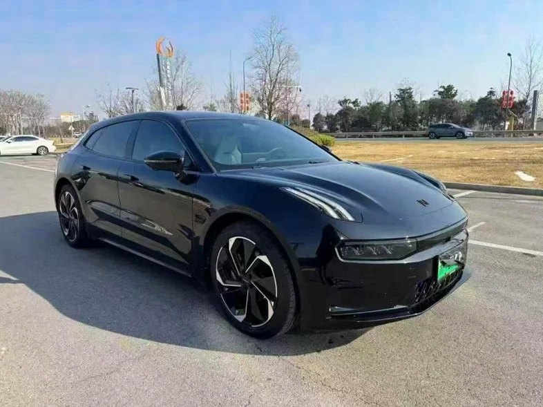 极氪汽车001 正面外观二