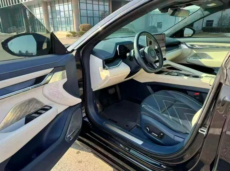 极氪汽车001 后面外观三