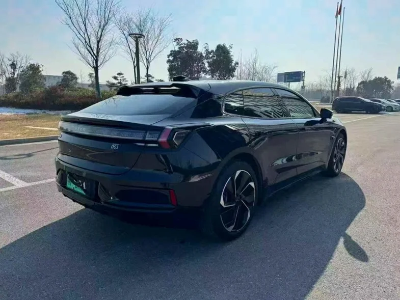 极氪汽车001 内饰后排