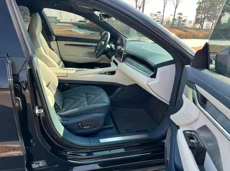 极氪汽车001 内饰前排