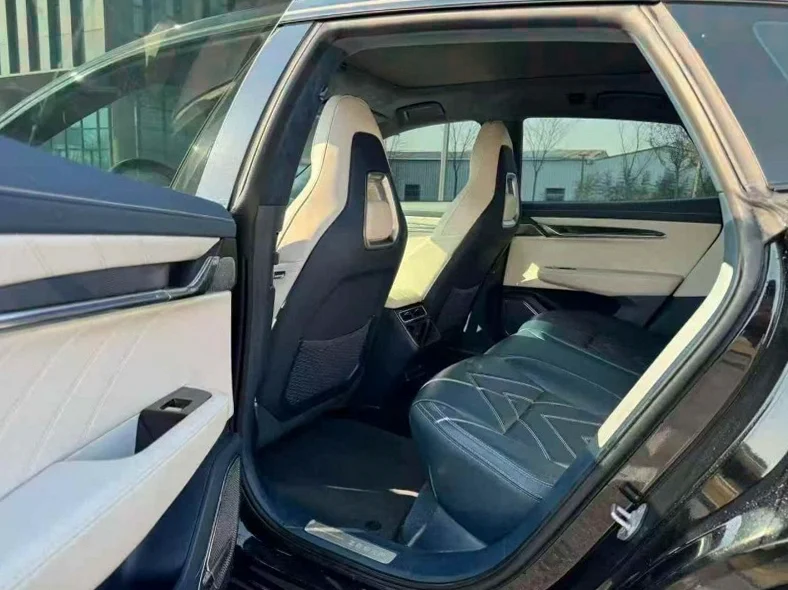 极氪汽车001 后面外观一