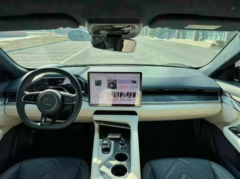 极氪汽车001 后面外观二