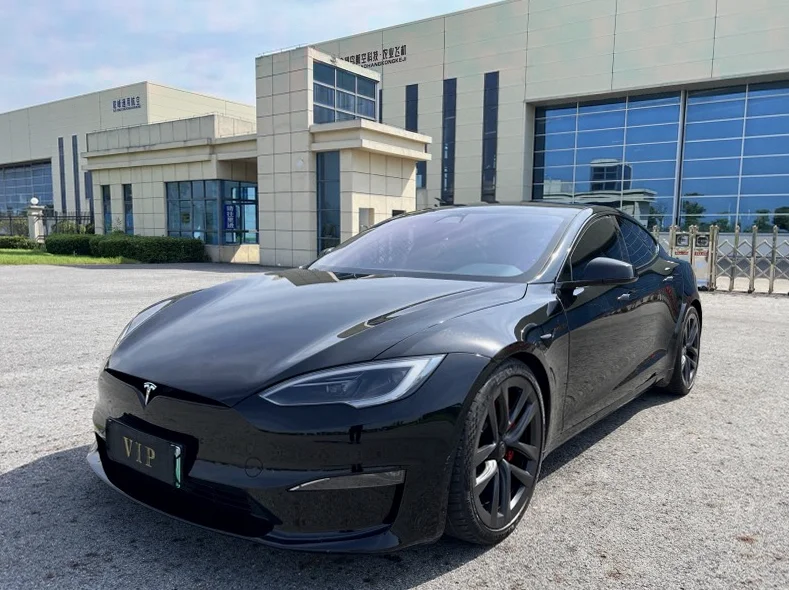 特斯拉MODEL 正面外观三