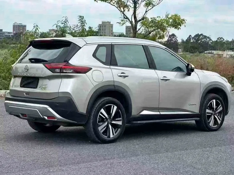 日产奇骏 内饰后排