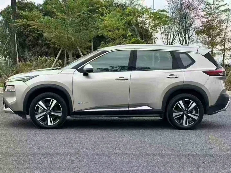 日产奇骏 正面外观三