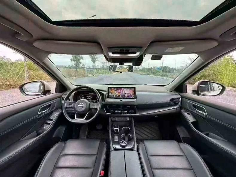 日产奇骏 后面外观一