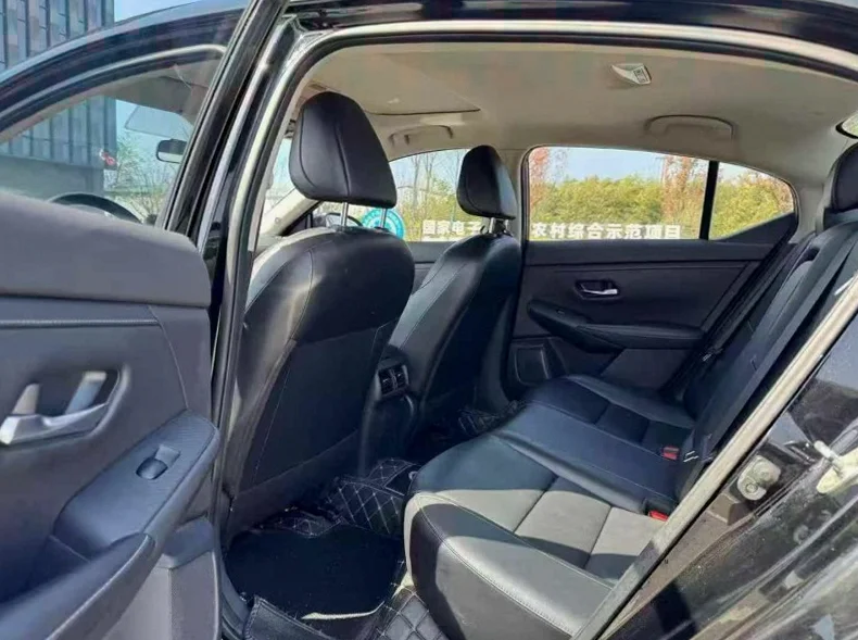 日产轩逸 内饰前排