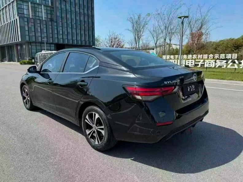 日产轩逸 内饰后排