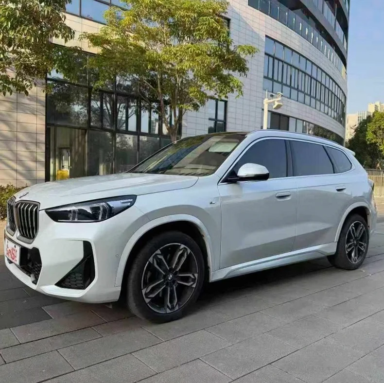 X1宝马 正面外观三