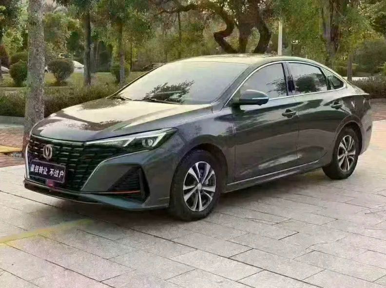 长安汽车逸动 正面外观二