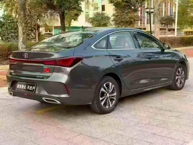 长安汽车逸动 后面外观三