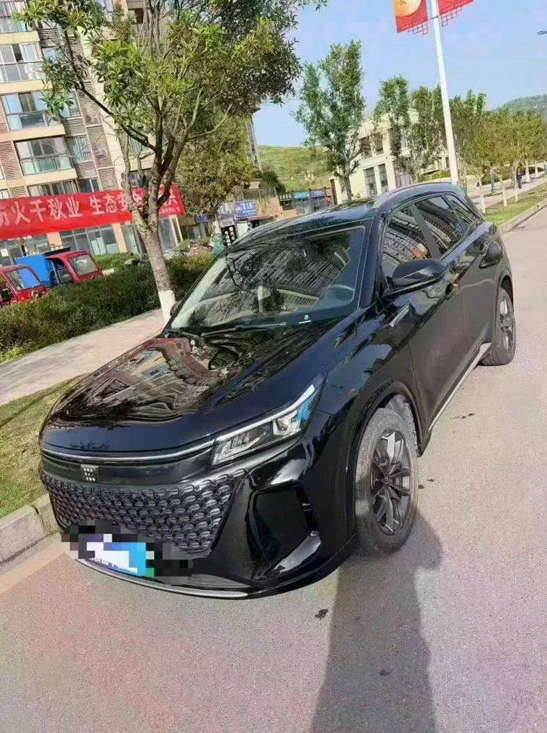 东风蓝电E5 正面外观三