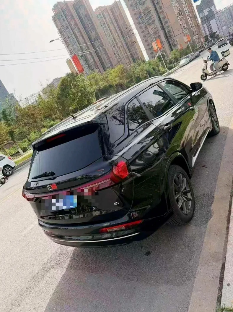 东风蓝电E5 内饰后排