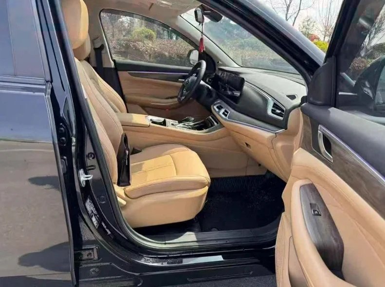 东风蓝电E5 后面外观二