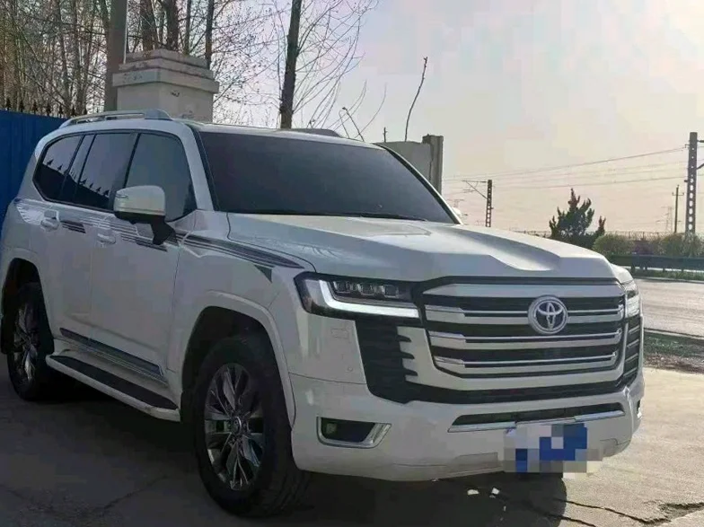 丰田兰德酷路泽 正面外观三