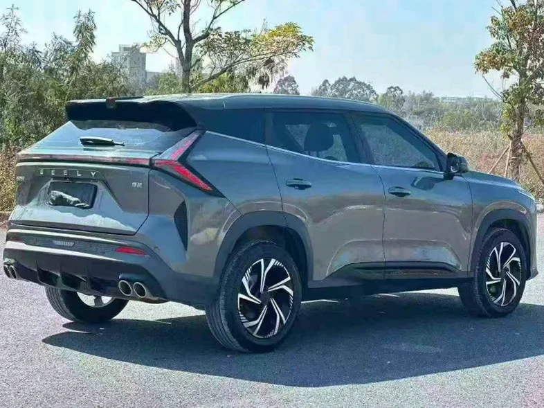 吉利博越 内饰前排