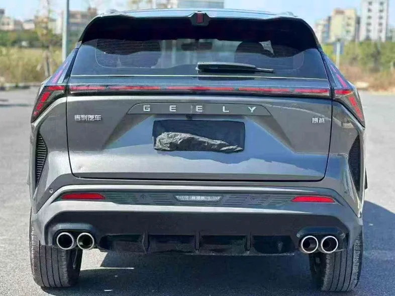 吉利博越 驾驶室