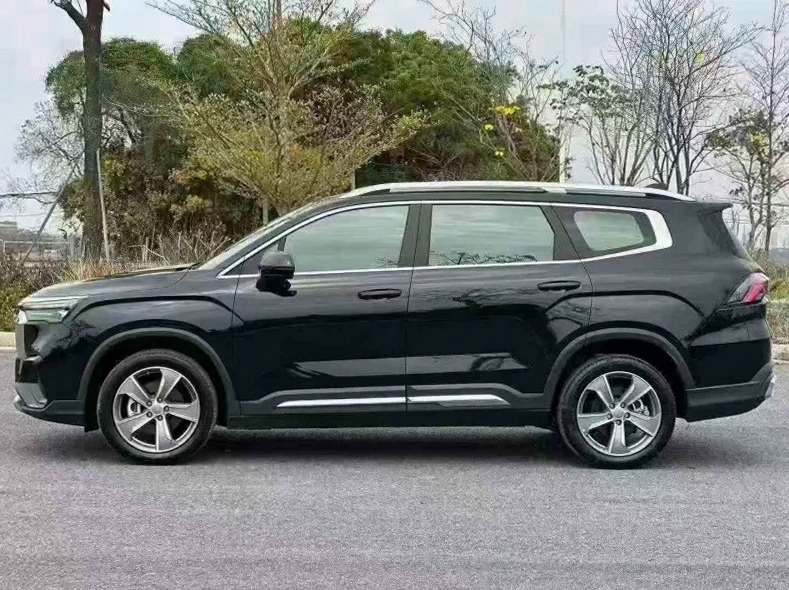 吉利豪越 正面外观三