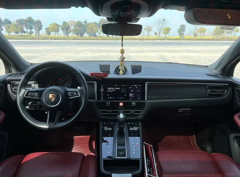 保时捷Macan 后面外观二