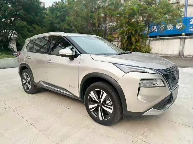 日产奇骏 正面外观二