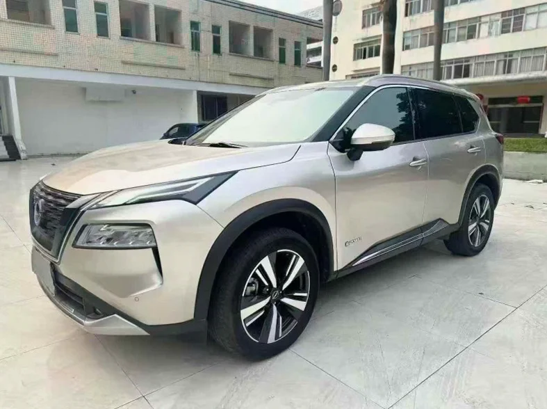 日产奇骏 正面外观三