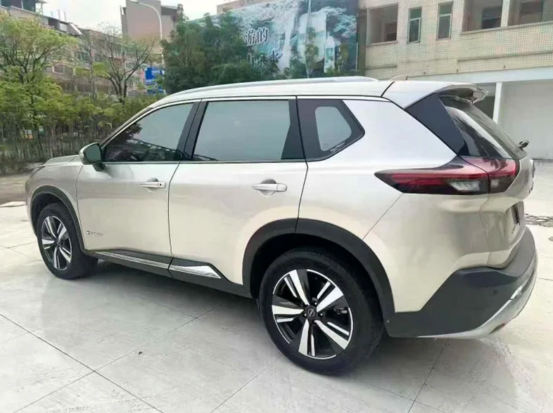 日产奇骏 内饰后排