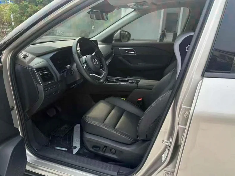 日产奇骏 后面外观一